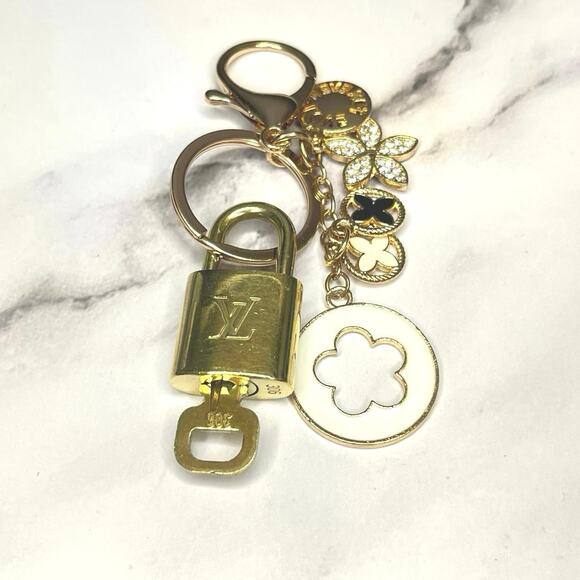 Louis Vuitton Lock & Key Set #306 with Decorative Gold & Enamel Charms Keychain - Picture 3 of 5